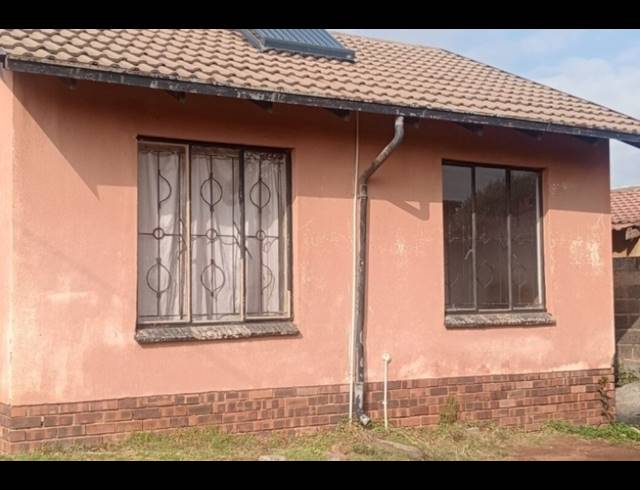 2 BEDROOM HOUSE FOR SALE IN EBONY PARK